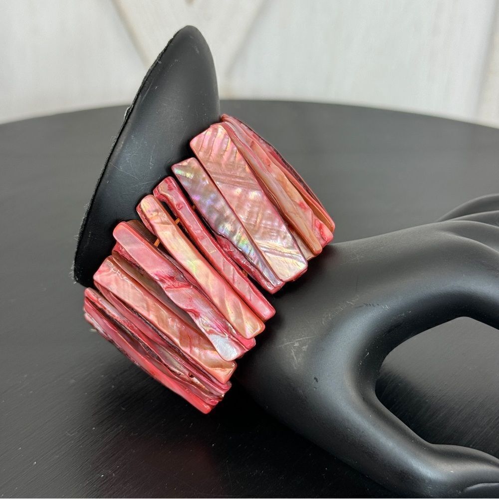 Mother Of Pearl Abalone Luster Seashell Elastic Stretch Cuff Bracelet Coral Pink